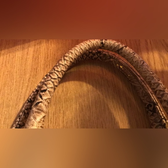 Hilary Radley unique handbag - Picture 6 of 12